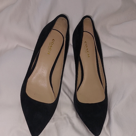 EUC Coach Women's Black Suede Kitten Heel Pumps Size 7.5 - Picture 1 of 5